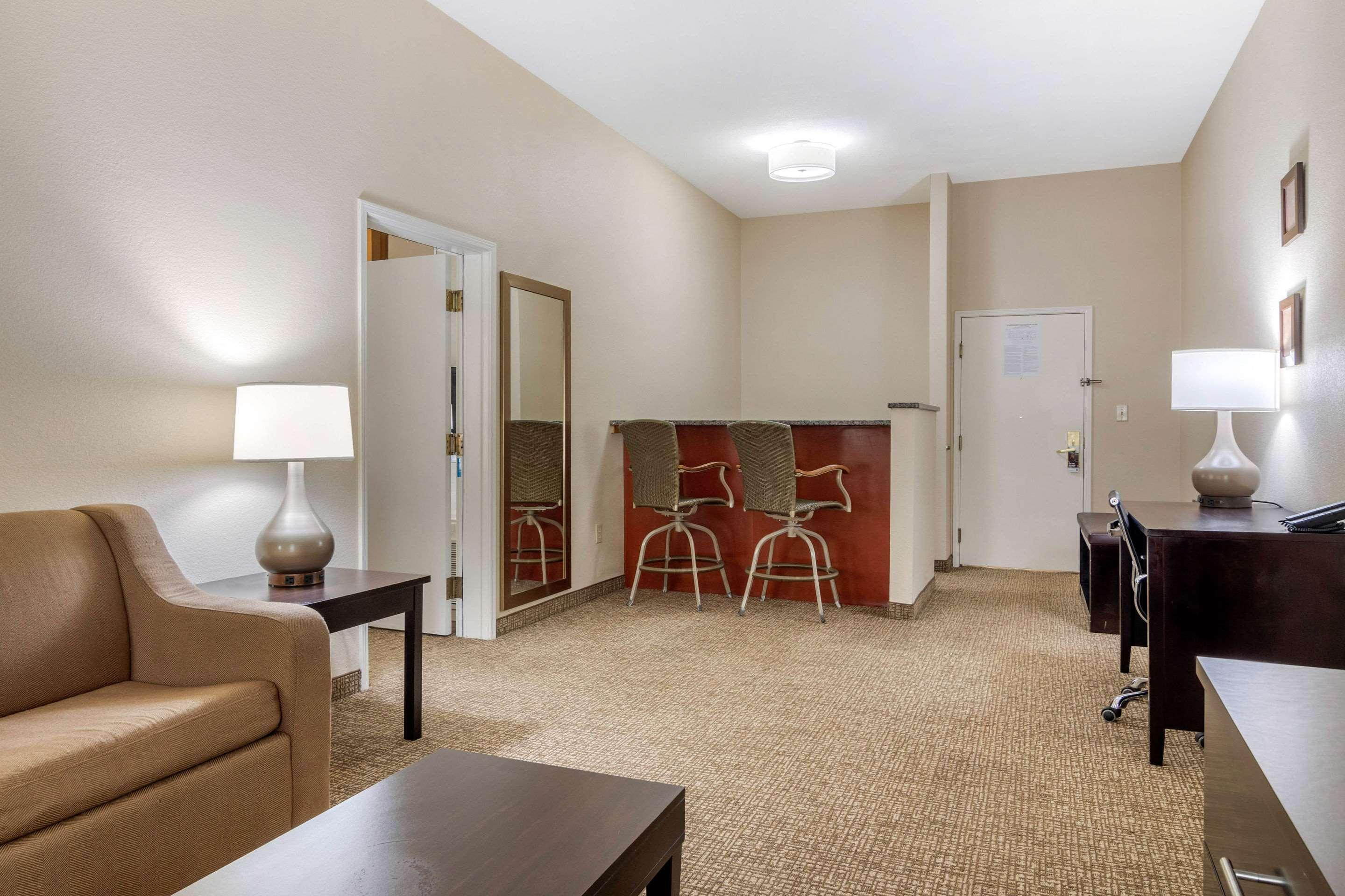 Comfort Inn&Suites Galleria Atlanta Dış mekan fotoğraf