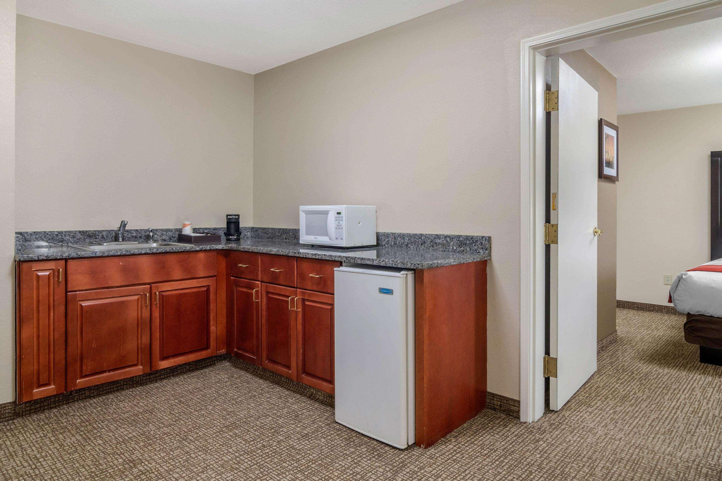 Comfort Inn&Suites Galleria Atlanta Dış mekan fotoğraf