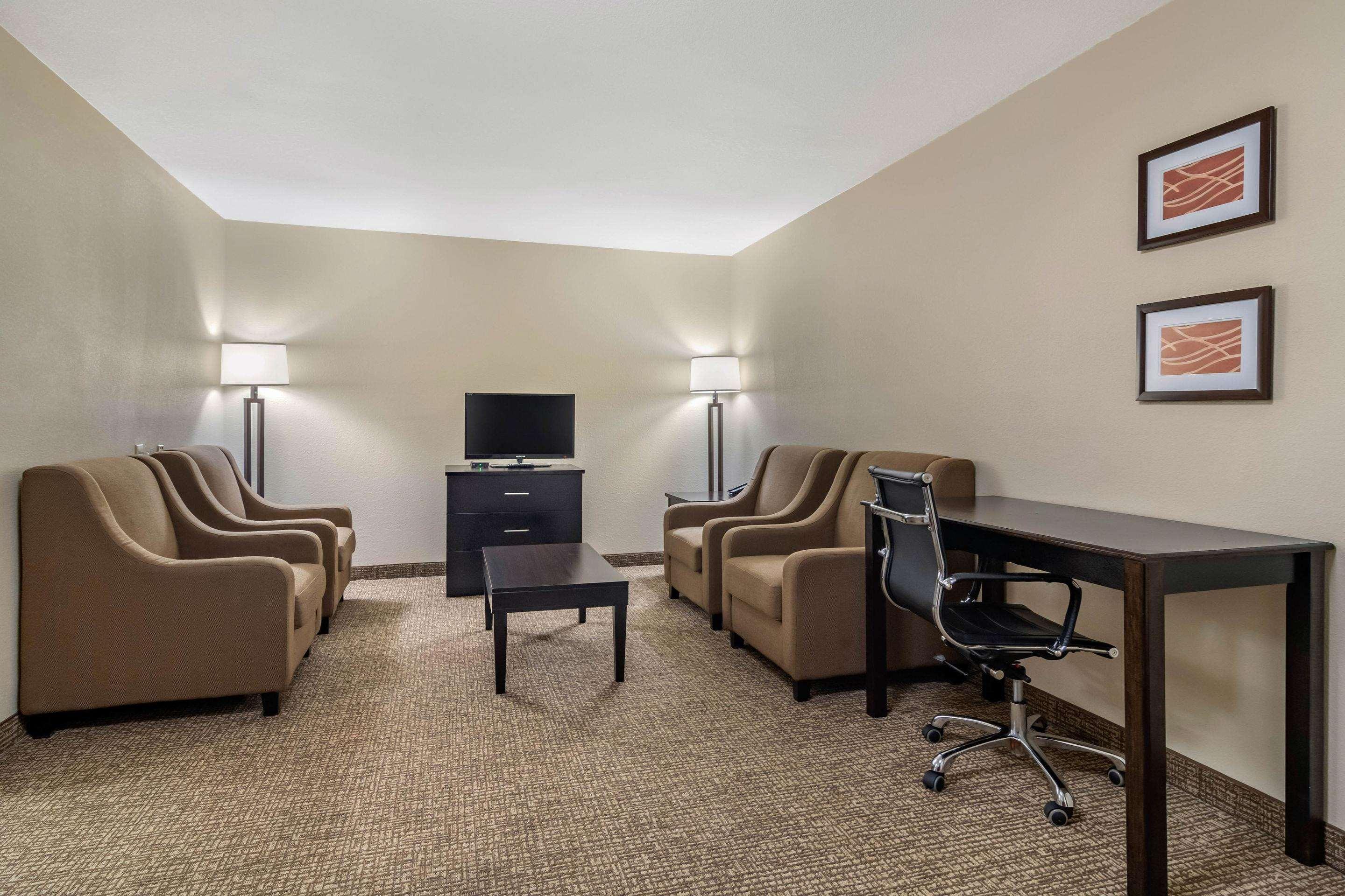Comfort Inn&Suites Galleria Atlanta Dış mekan fotoğraf
